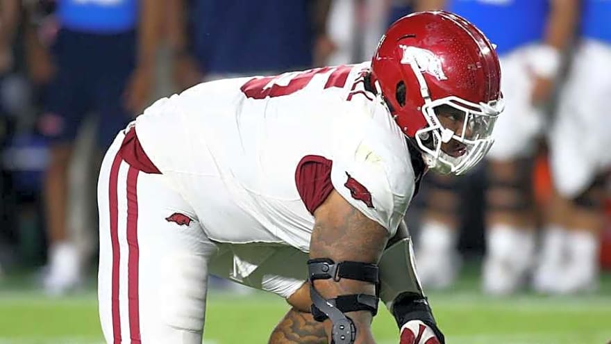 Top Transfer Portal Defensive Lineman Sets Visit With Texas