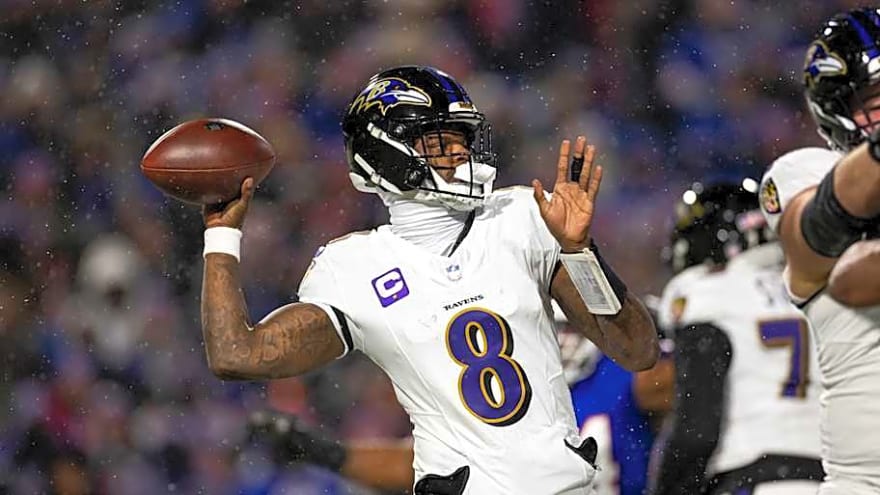 Lamar Jackson&#39;s return to minicamp leaves division rival on edge