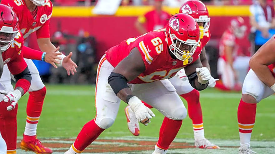 Chiefs’ Offensive Line Shows Ups and Downs in Week 9