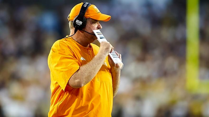 What Josh Heupel Said About the Tennessee Offensive Line Ahead of Contest vs. Auburn
