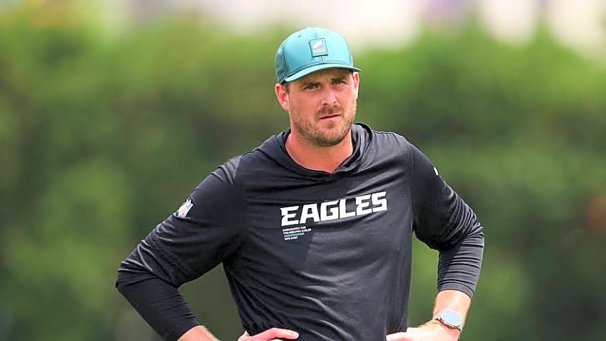 Eagles' Nick Sirianni Owns Sean Mannion Hire -- Letting New OC Do His Thing