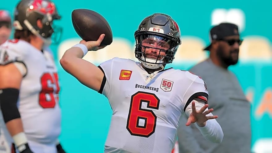 Former Oklahoma Quarterback Looks to Win Third Consecutive Division Title