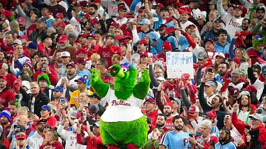 MLB Twitter Reacts To Hostile Phillies Crowd at Home Run Derby