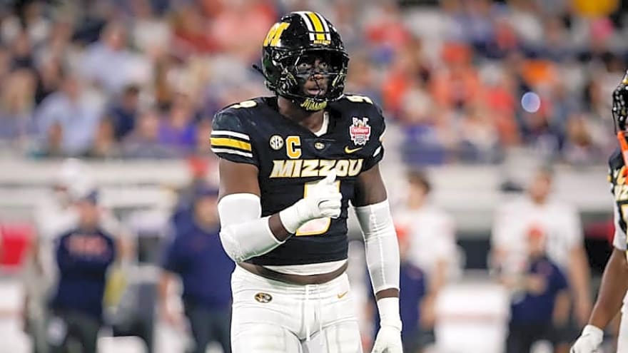 What Zion Young's Visit With Bears Says About Ryan Poles' Draft Plans