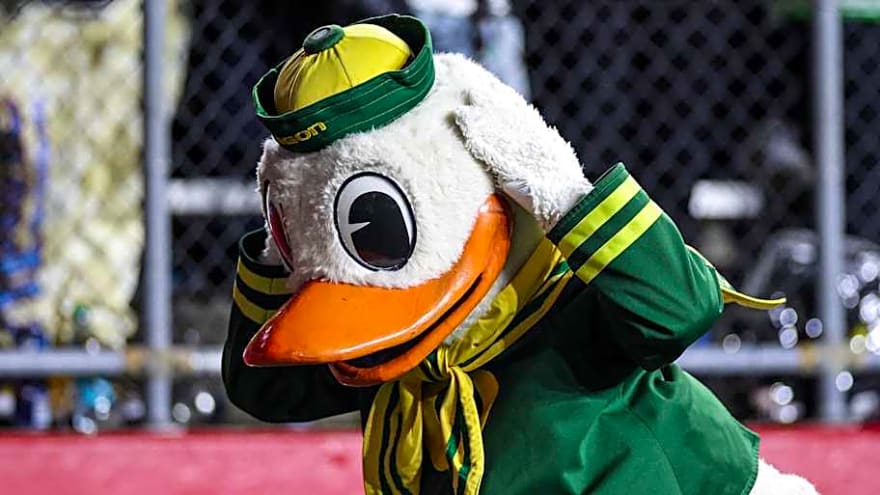 Former Oregon Athlete Signs Major WWE Contract