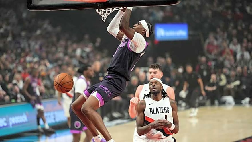 Jaden McDaniels in Rare Statistical Air With Dominant Two-Way Outing