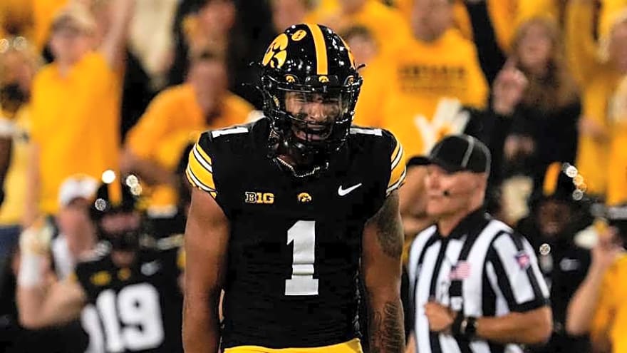 Iowa DB Accepts Invite To Hula Bowl