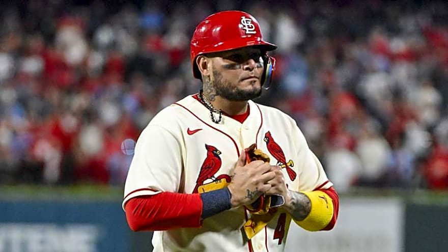 Yadier Molina Returns When Cardinals Need Him Most