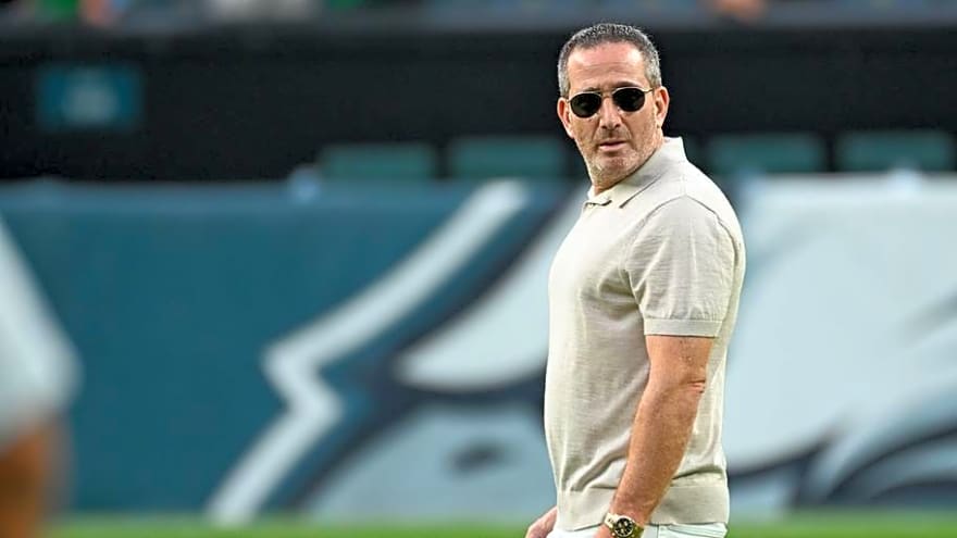 6 Takeaways From Eagles' Initial 53-Man Roster: Why Did Howie Roseman Keep 4 QBs?