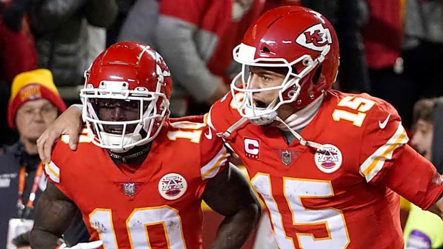 Stunning Lack of Supporting Cast Underscores Mahomes' Value to Chiefs