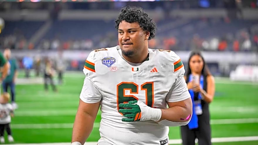 Cowboys' 2026 mock draft adds 'earth mover,' star EDGE ahead of Week 18