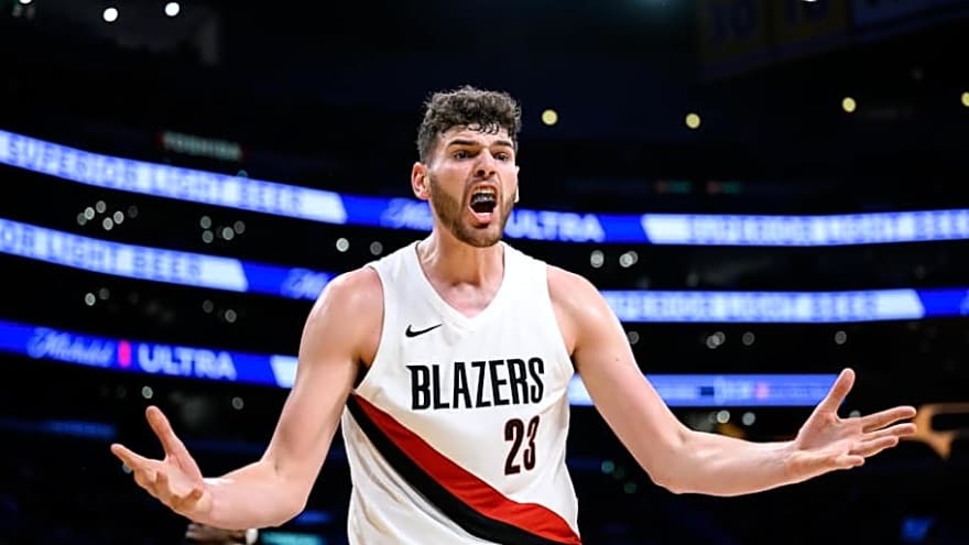 Blazers’ Donovan Clingan Sends Message to Deandre Ayton After Facing Him