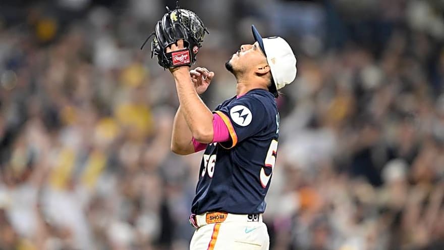 Yankees Have Shown Trade Interest in Padres 27-Year-Old Reliever: Report
