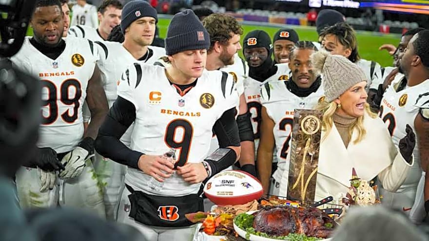 A Look Inside the Bengals Plane Amid a 5 1/2-Hour Delayed Departure for Their Thanksgiving Game