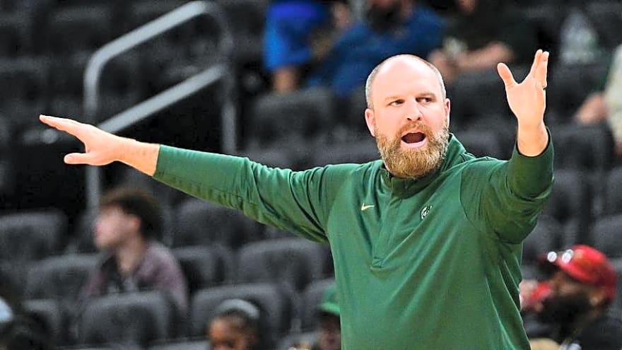 The Milwaukee Bucks bring back forward on a two-way contract