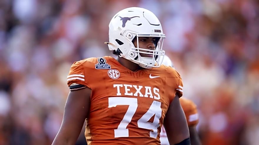 How Texas Longhorns OT Trevor Goosby Absolutely Dismantled Texas A&M's Best Player