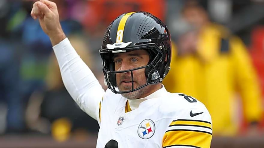 Signs Emerging That Aaron Rodgers Returns to Steelers