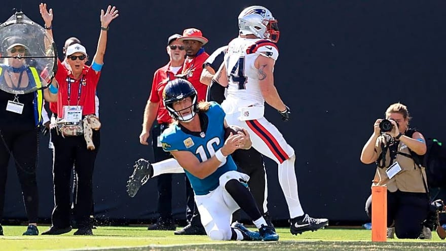 Explaining Trevor Lawrence's Wacky Goal Line Kneel vs. Patriots
