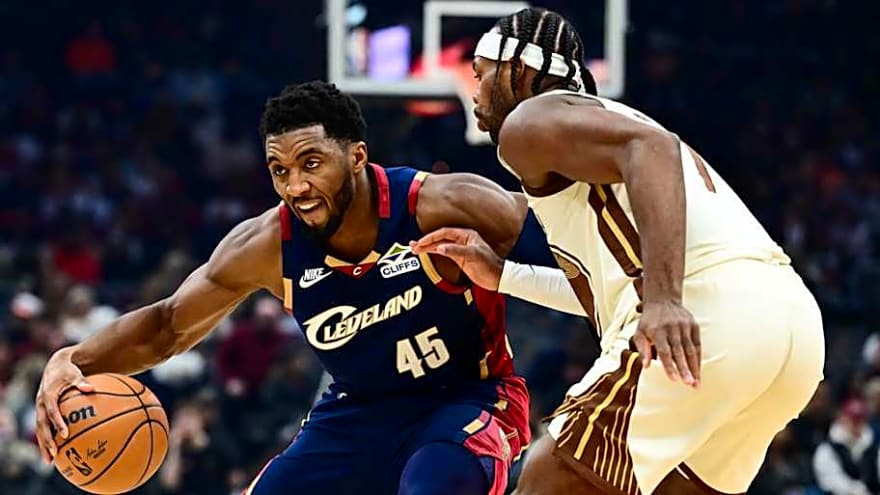 Cavaliers lack momentum as they lose to the Warriors