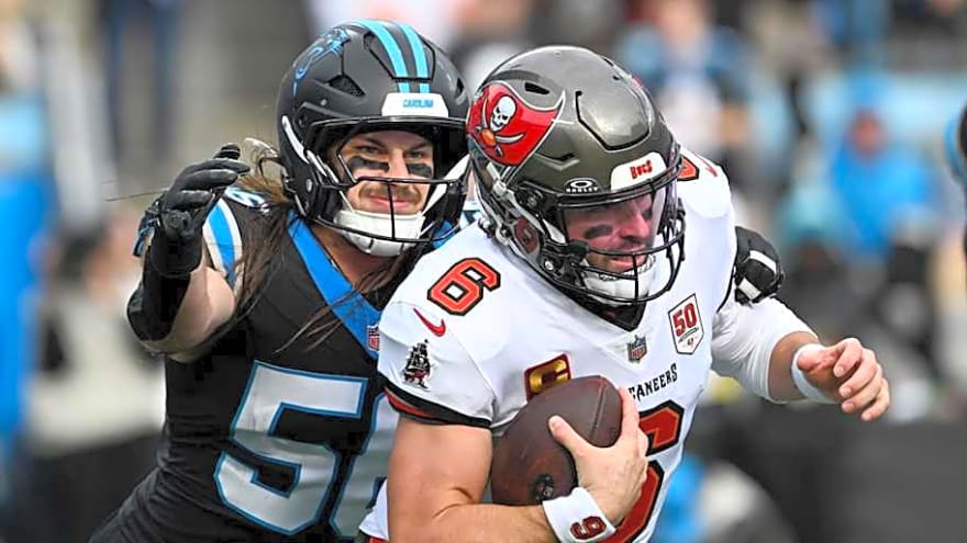 Buccaneers drop crucial game to Panthers, continue late-season slide