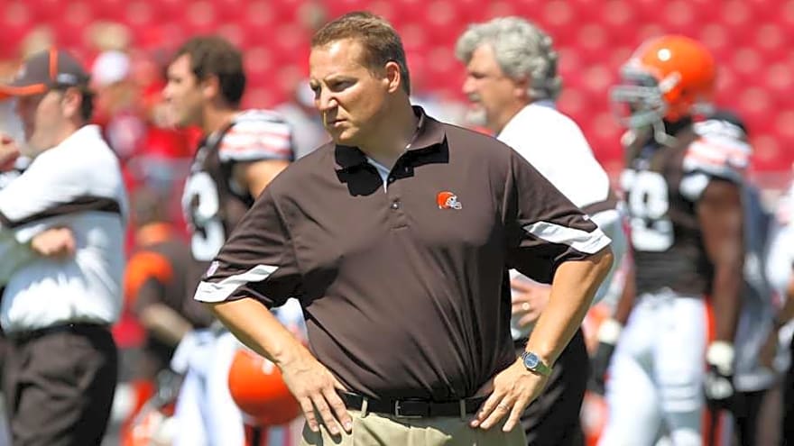 Former Cleveland Browns Head Coach Minimizes Shedeur Sanders&#39; Speeding Incident
