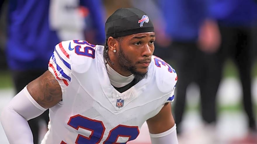 Bears Signing Cam Lewis Puts Writing on the Wall for This Veteran