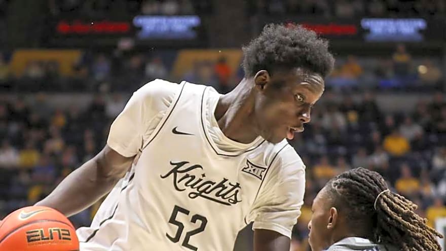 Cincinnati Center Moustapha Thiam Introduces Himself to Bearcats Fans