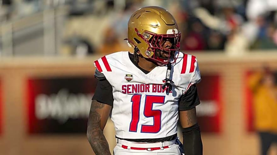 Patriots' Mike Vrabel Gives Hands-On Coaching to BC Edge Rusher