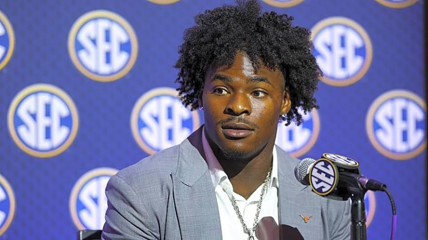 Texas Football's Colin Simmons Sends Strong Message Ahead of Ohio State Showdown