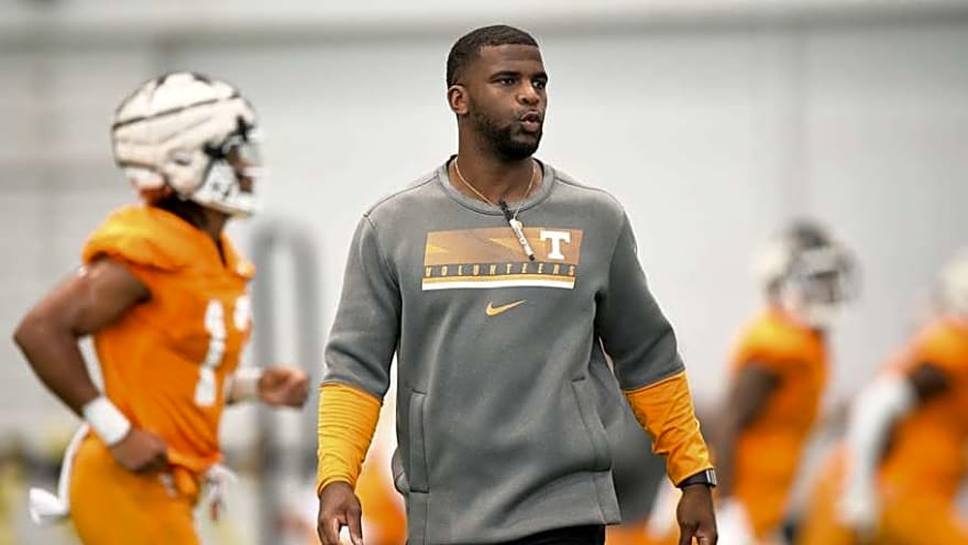 Everything Tennessee Football WR Coach Kelsey Pope Said Ahead of Kentucky