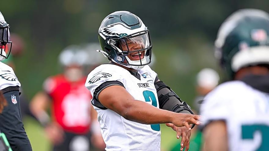Vic Fangio Hints with Own Words on Future of Nolan Smith and Moro Ojomo With Eagles
