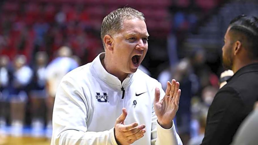 Jerrod Calhoun Details Mindset on Open Jobs Like Cincinnati During NCAA Tournament Run