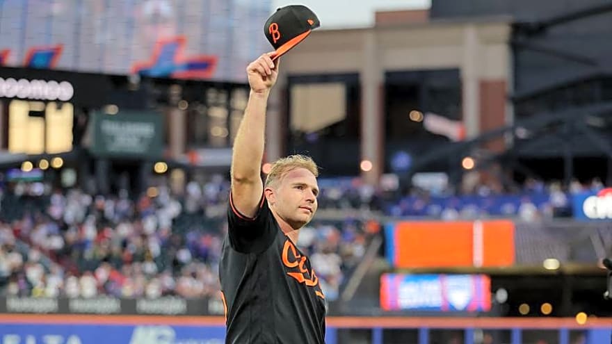 Mets Fans' Love for Pete Alonso on Monday Was a Bit Over the Top