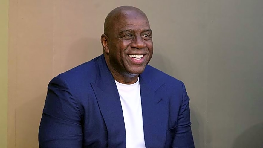 Magic Johnson Makes Strong Case for Who Deserves Next Lakers Statue