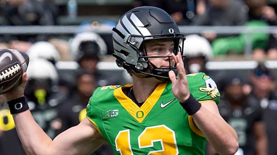 Dan Lanning Reveals How Oregon Quarterback Brock Thomas Earned Backup Role