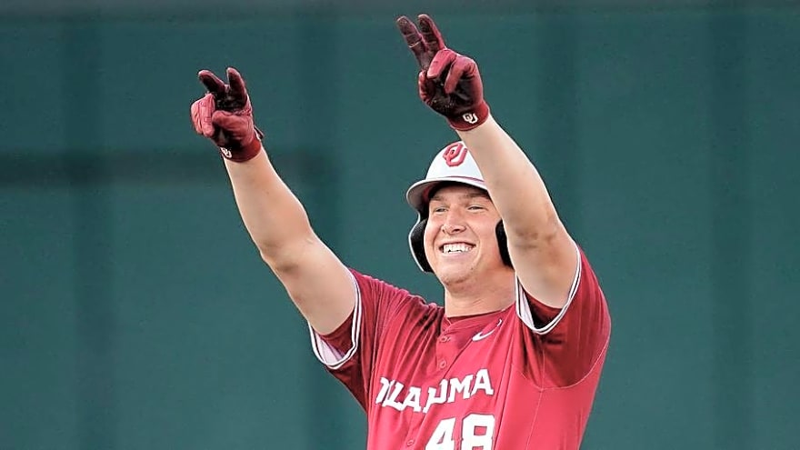 Oklahoma Heads to Lawrence to Face Kansas in Super Regionals