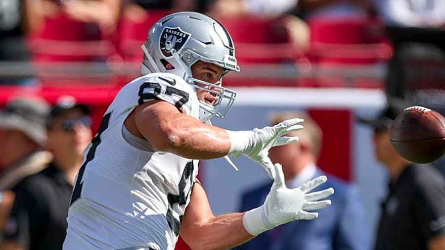 Raiders&#39; Mayer Must Be Big Piece of Passing Game