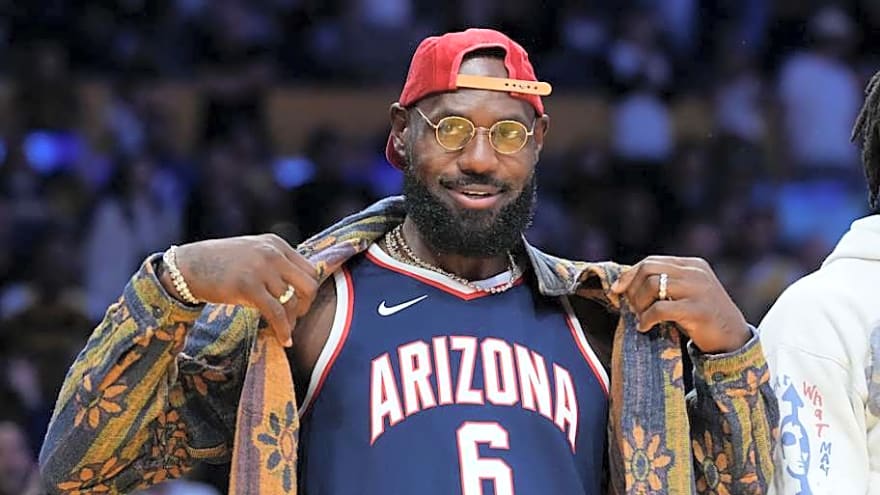 LeBron James&#39; Former Teammate Predicts When He&#39;ll Announce Retirement