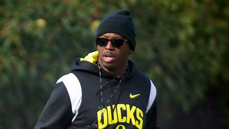 Chris Hampton Is Quietly Fueling Oregon’s Game-Changing Defense