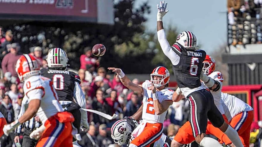 Clemson Defense Takes Over, Forces Four Turnovers in Palmetto Bowl Win