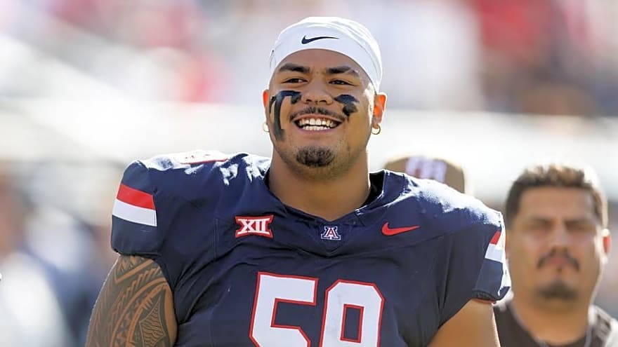 Arizona's Tapa'atoutai Keeps Evolving Though Collegiate Career