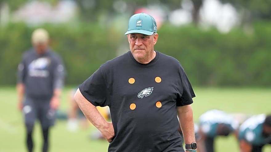 Vic Fangio Wants More From Eagles Edge Rushers Following Week 1 Performance