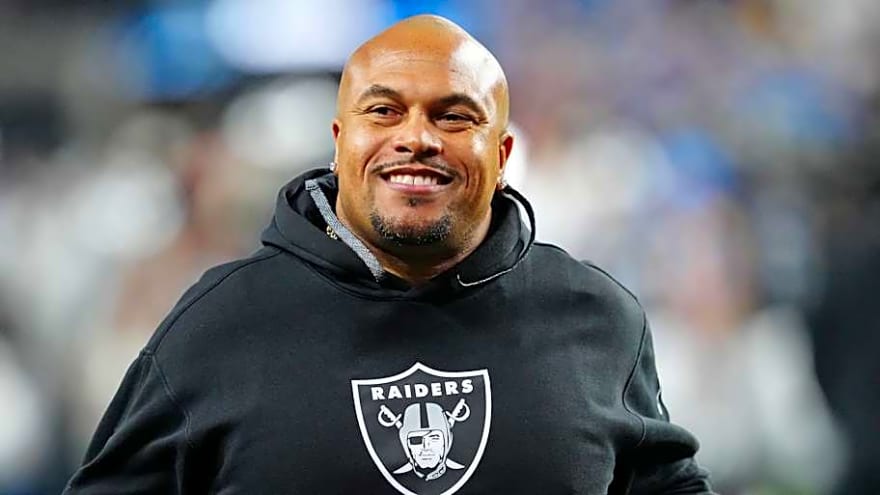 Why Ex-Raiders HC Antonio Pierce Could Land a New Gig