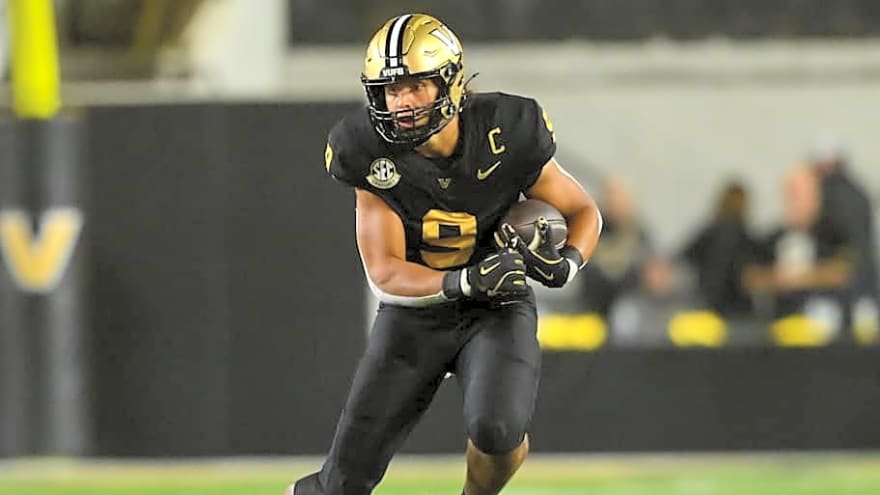 Titans Meet With Promising TE Ahead of Draft