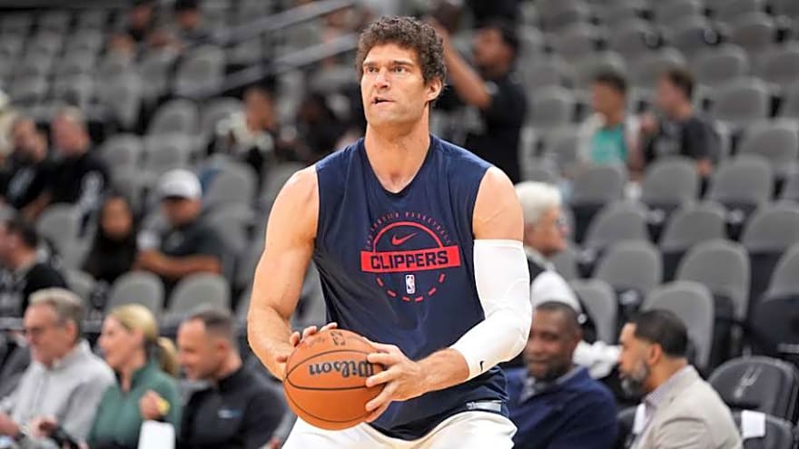 Brook Lopez Will Be Clippers' X-Factor in Final Stretch