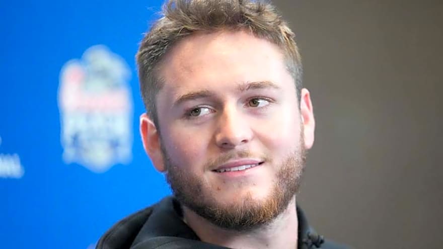 Texas Longhorns WR Says &#39;No Comment&#39; on Arch Manning, Quinn Ewers Comparison