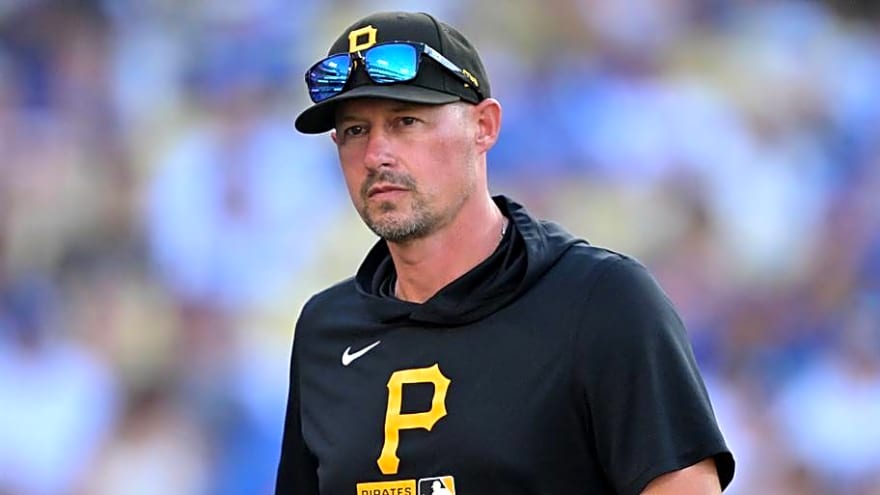 What Pirates' Don Kelly Must Do to Keep Job