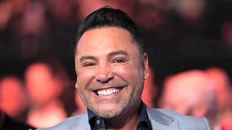 Oscar De La Hoya Dunks On Canelo Alvarez After Terence Crawford Loss