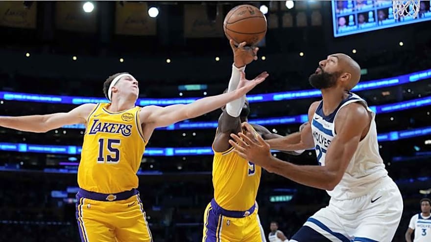 Lakers&#39; Austin Reaves Claps Back at Deandre Ayton Rumors