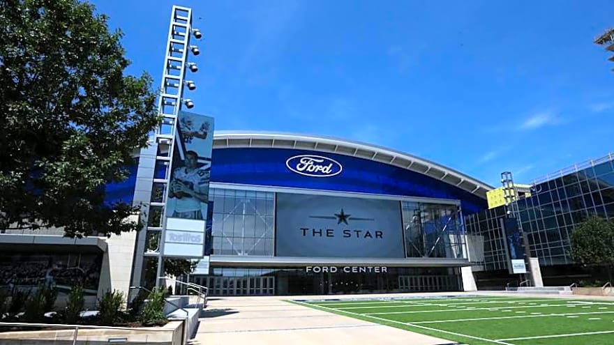 Explosive WR Prospect Campaigns for Job Outside Dallas Cowboys HQ Ahead of Draft
